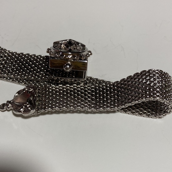 PAMAR VINTAGE SILVERTONE TASSEL MESH BRACELET - Picture 8 of 12